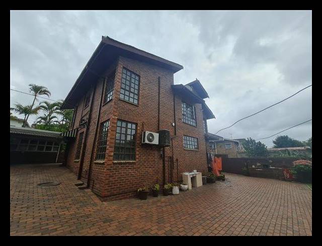 3 BEDROOM HOUSE FOR SALE IN OVERPORT